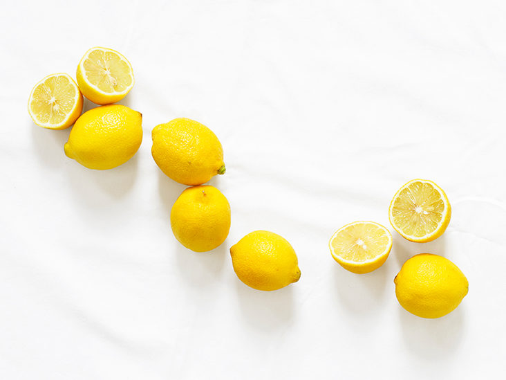 آب لیمو درمان خانگی از نظر طب سنتی برای تجزیه سنگ کلیه آب لیمو درمان خانگی از نظر طب سنتی برای تجزیه سنگ کلیه